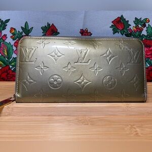 Louis Vuitton Vernis zippy wallet